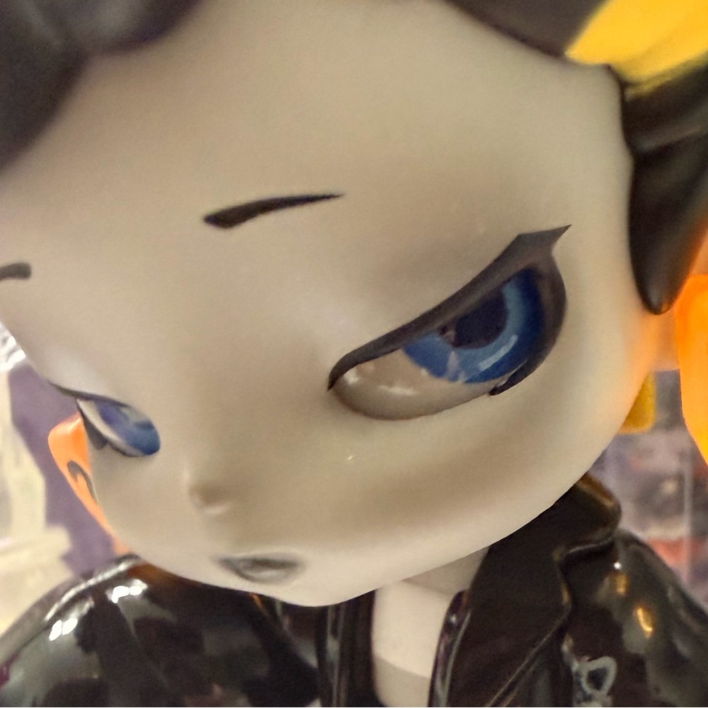 LUNA - Picture 2 of 6